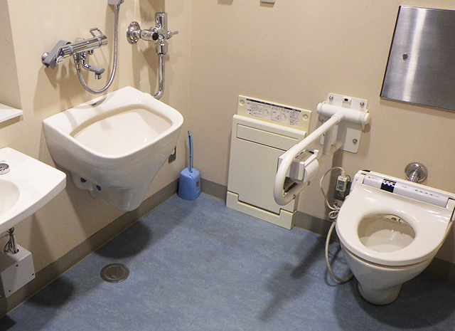⑧多目的トイレ